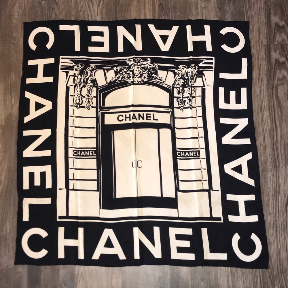 Chanel Black and White Scarf